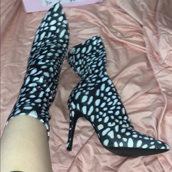 Black and white print sock boots - Picture 3 of 4